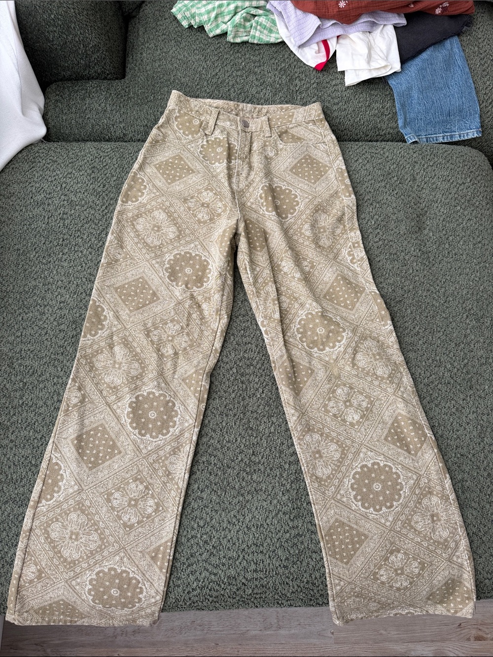 High-Rise Women's Printed Wide-Leg Jeans in Beige Bandana Print